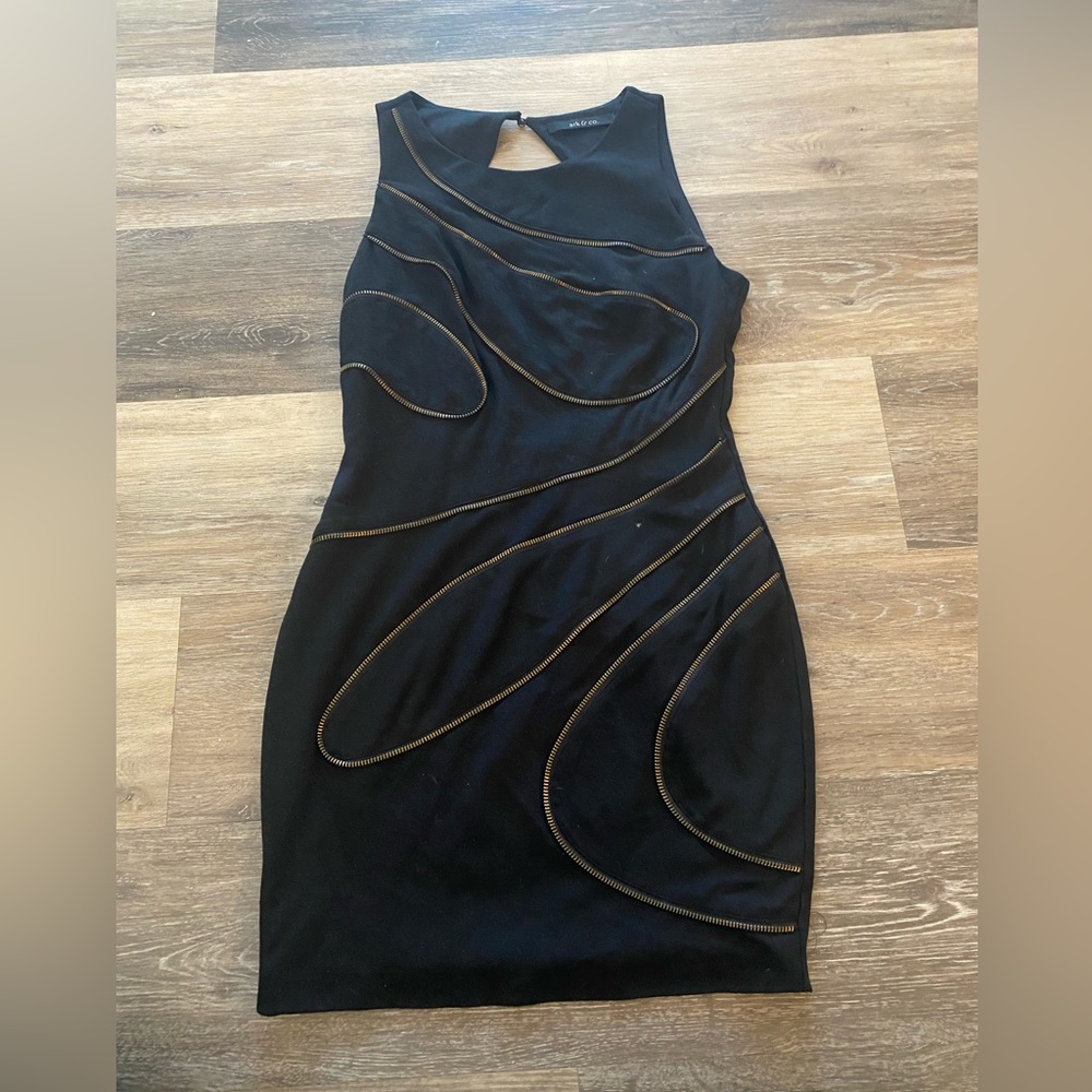 Ark & Co size medium backless dress with zipper detail